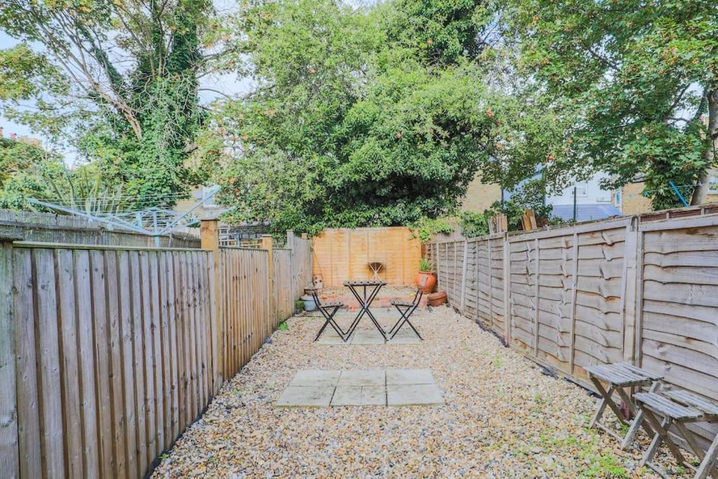 2 Bed Garden Flat Leyton Village London Exterior foto